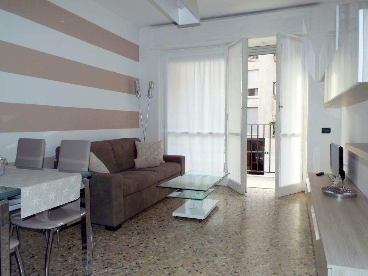 Lacaralele Apartment Milano Dış mekan fotoğraf